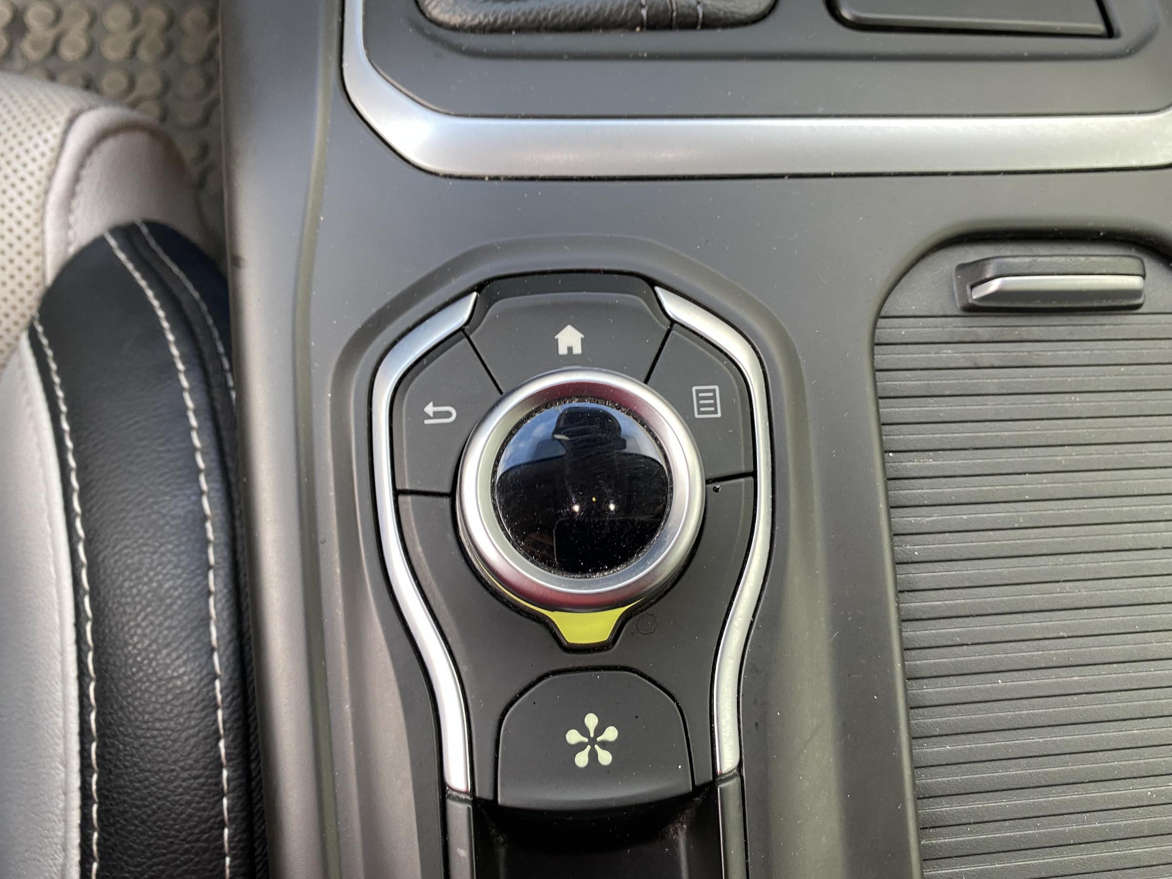 Renault Talisman, 2018 - pohled č. 16