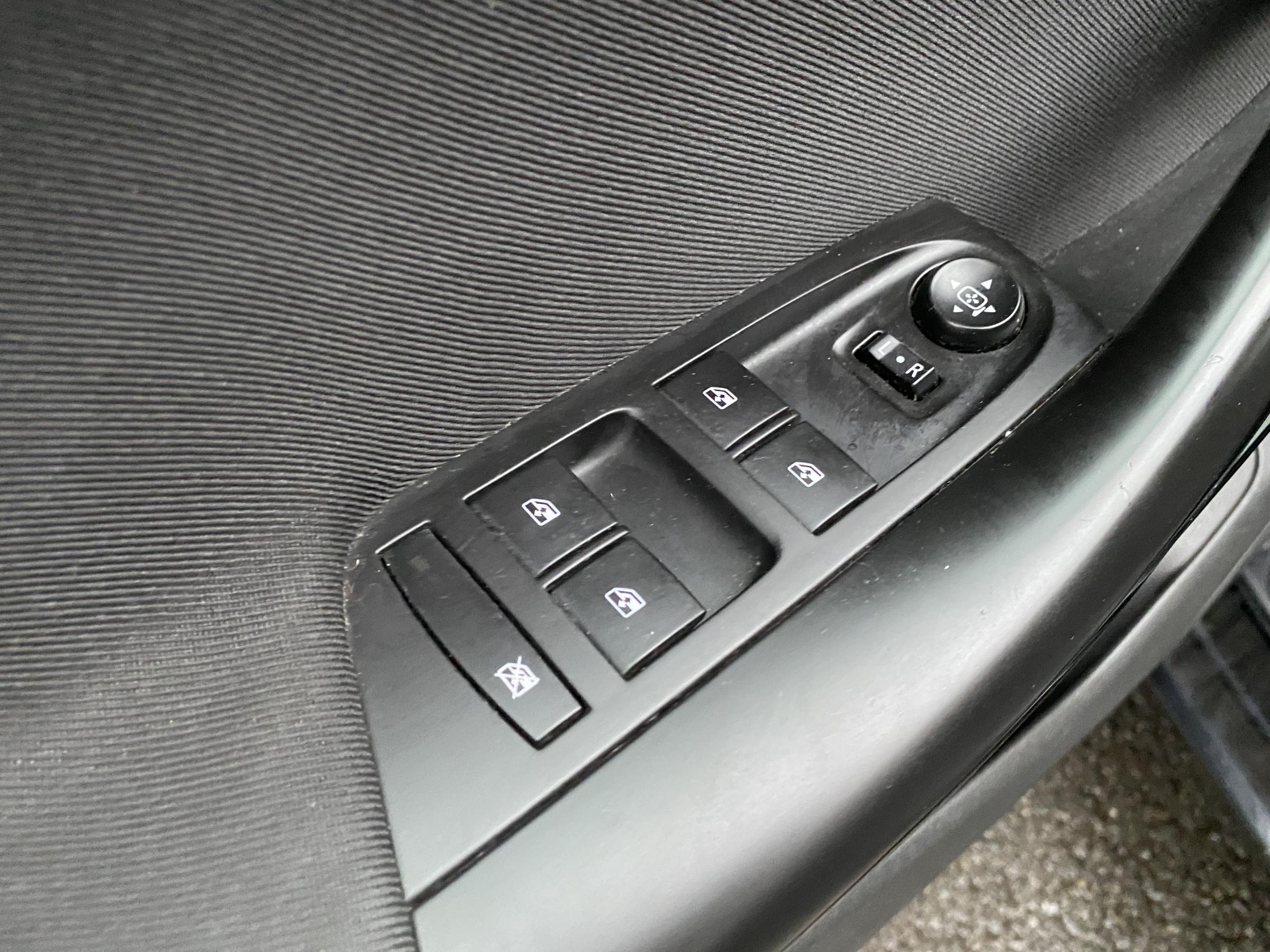 Opel Astra, 2017 - pohled č. 13