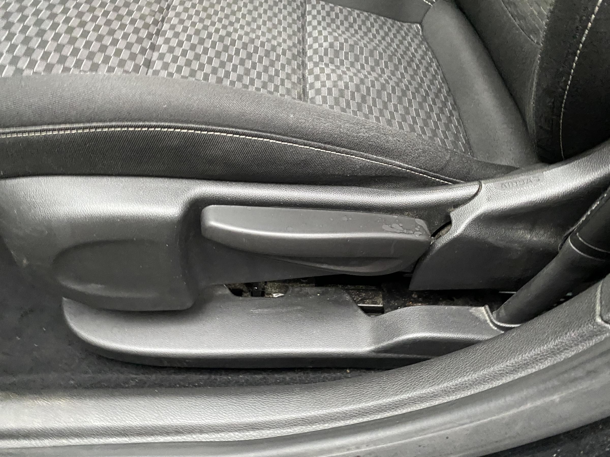 Opel Astra, 2017 - pohled č. 14