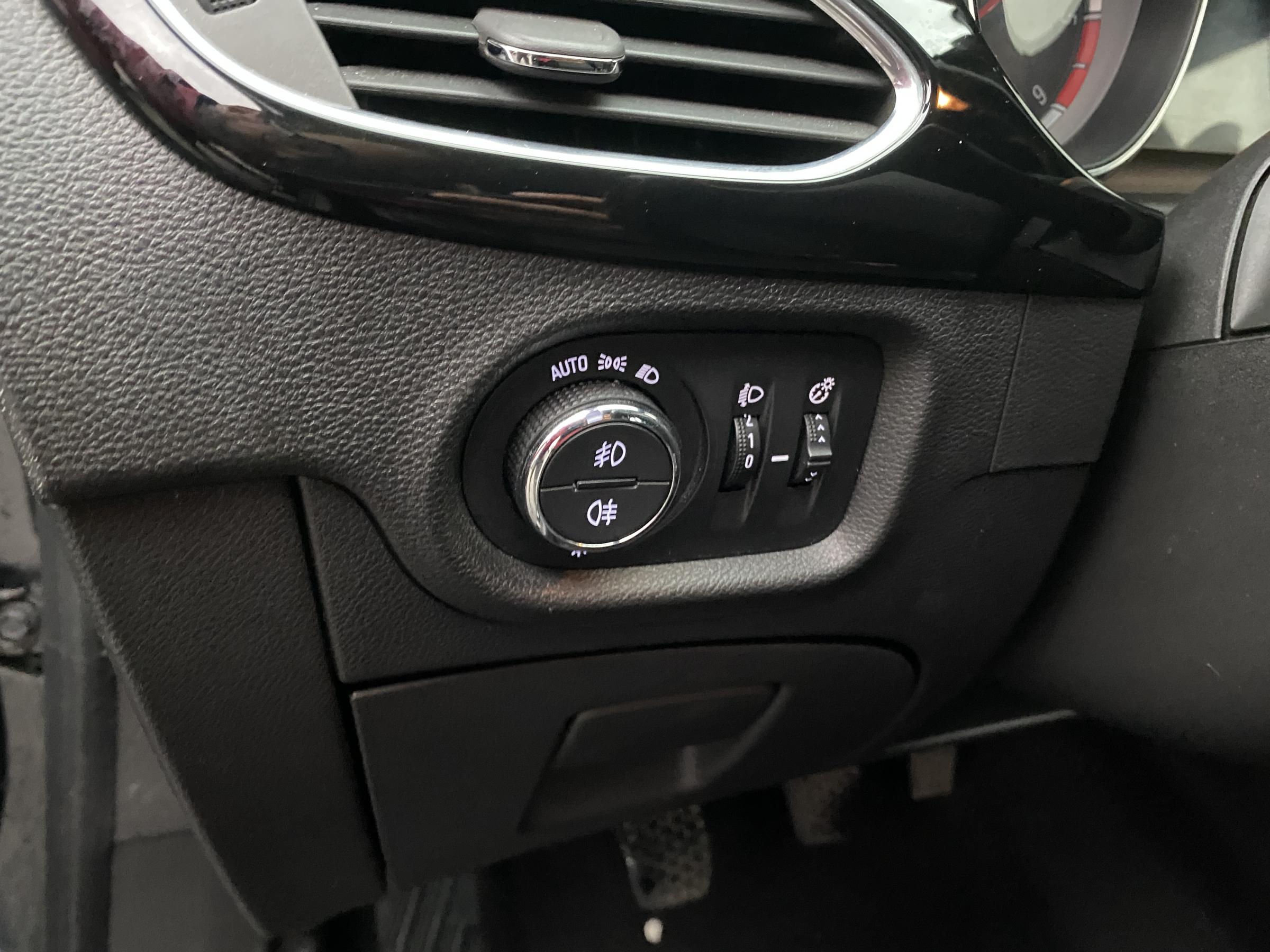 Opel Astra, 2017 - pohled č. 15