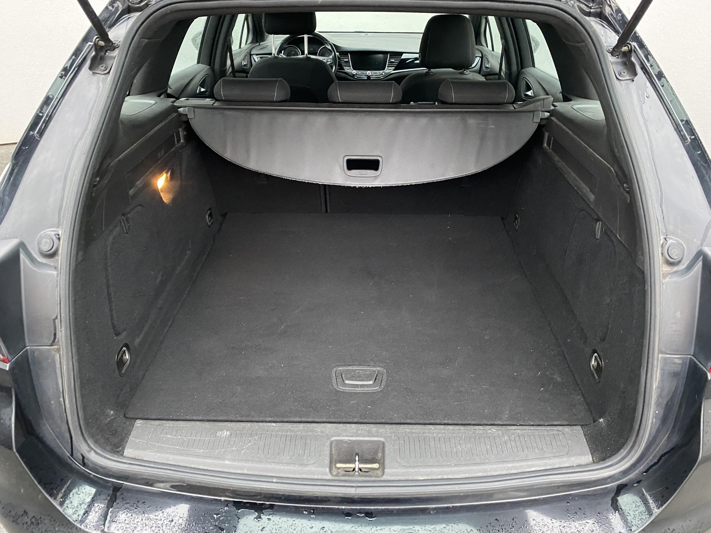 Opel Astra, 2017 - pohled č. 7