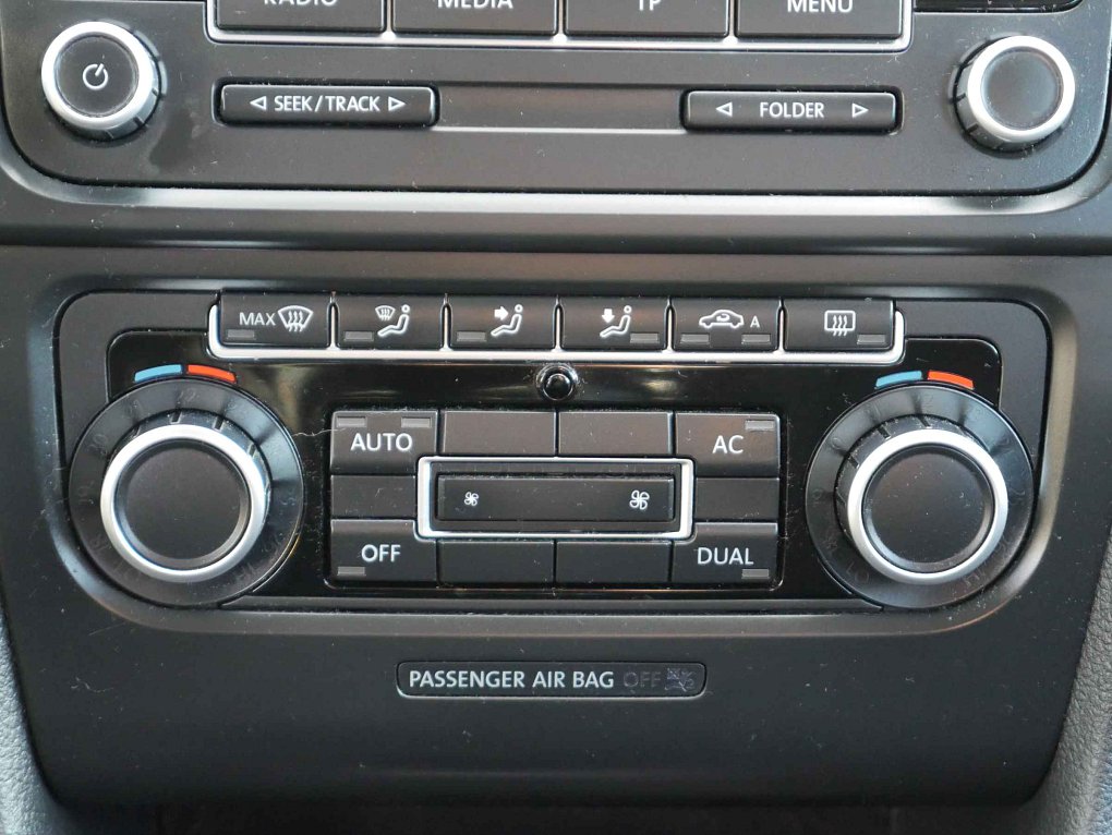 Volkswagen Golf 1.6 MPi 