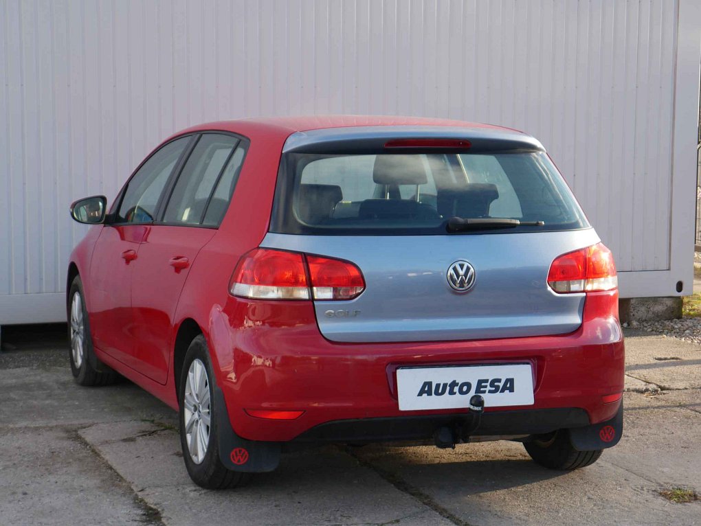 Volkswagen Golf 1.6 MPi 