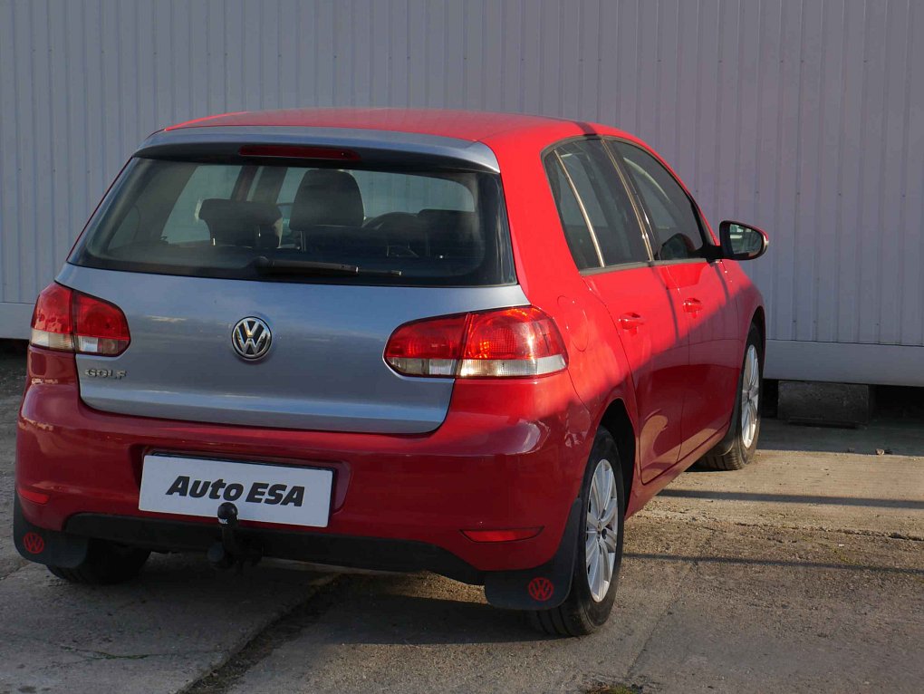 Volkswagen Golf 1.6 MPi 