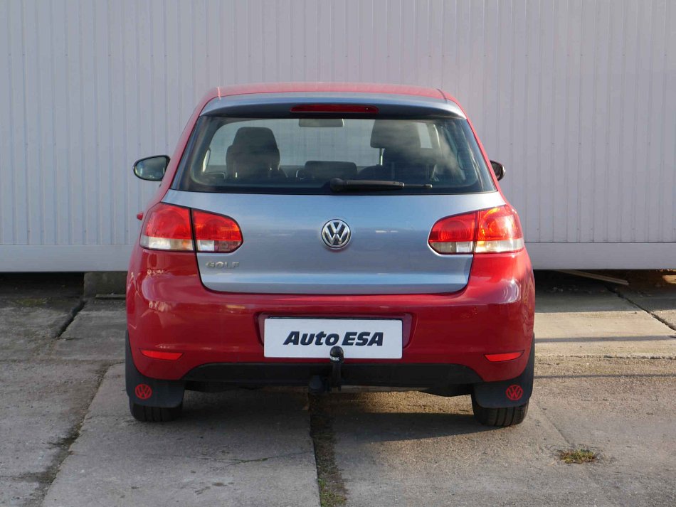 Volkswagen Golf 1.6 MPi 