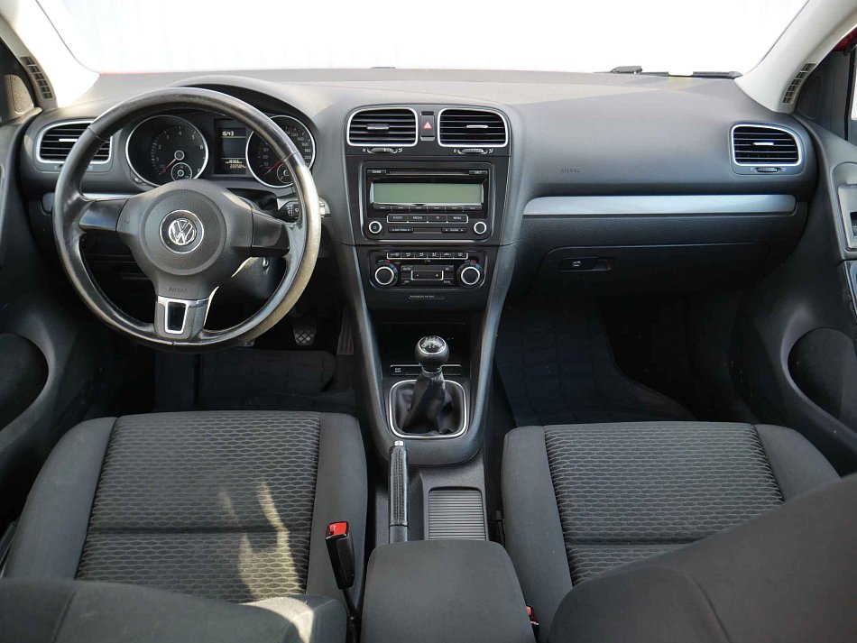 Volkswagen Golf 1.6 MPi 