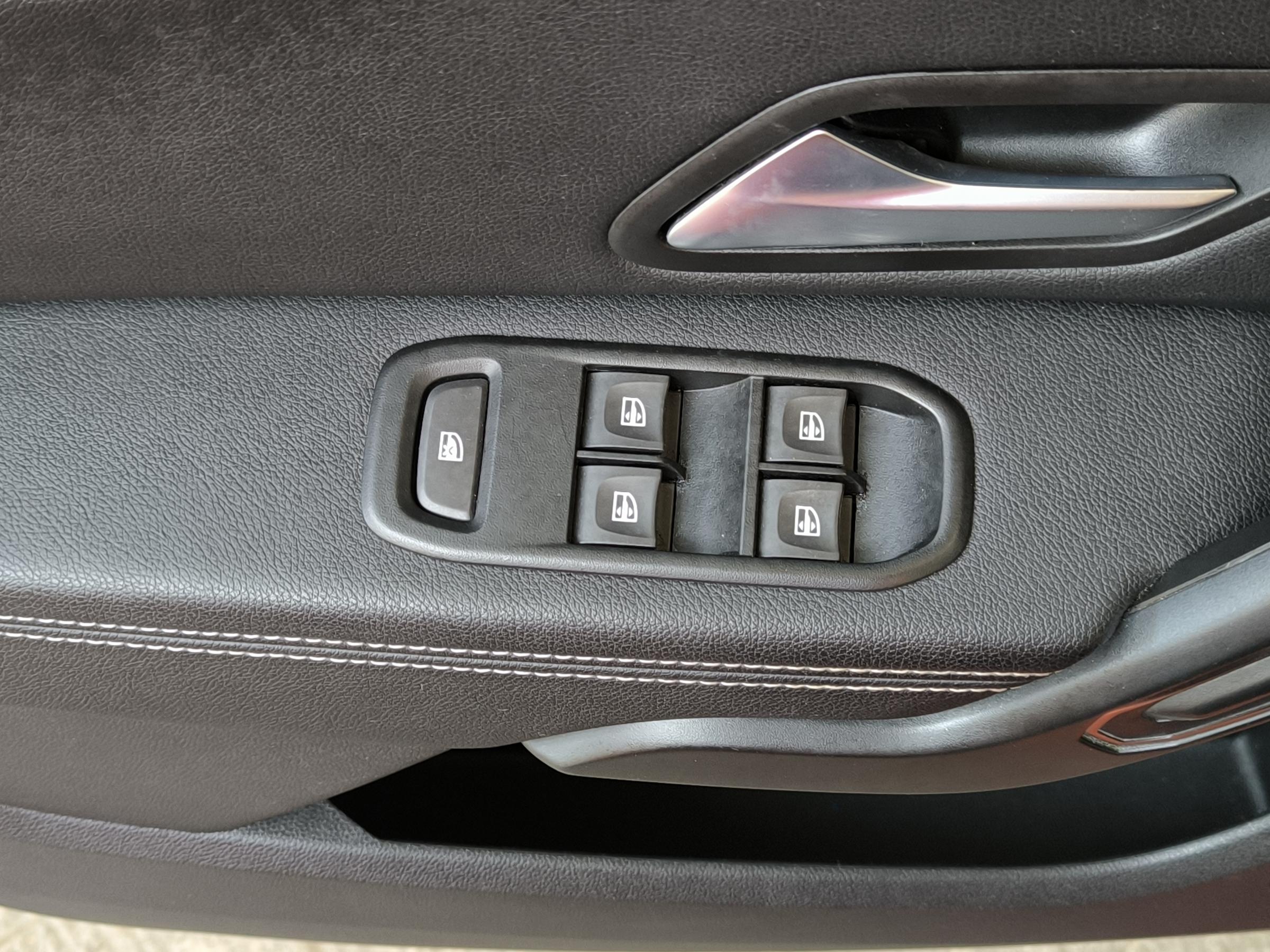 Dacia Duster, 2021 - pohled č. 17