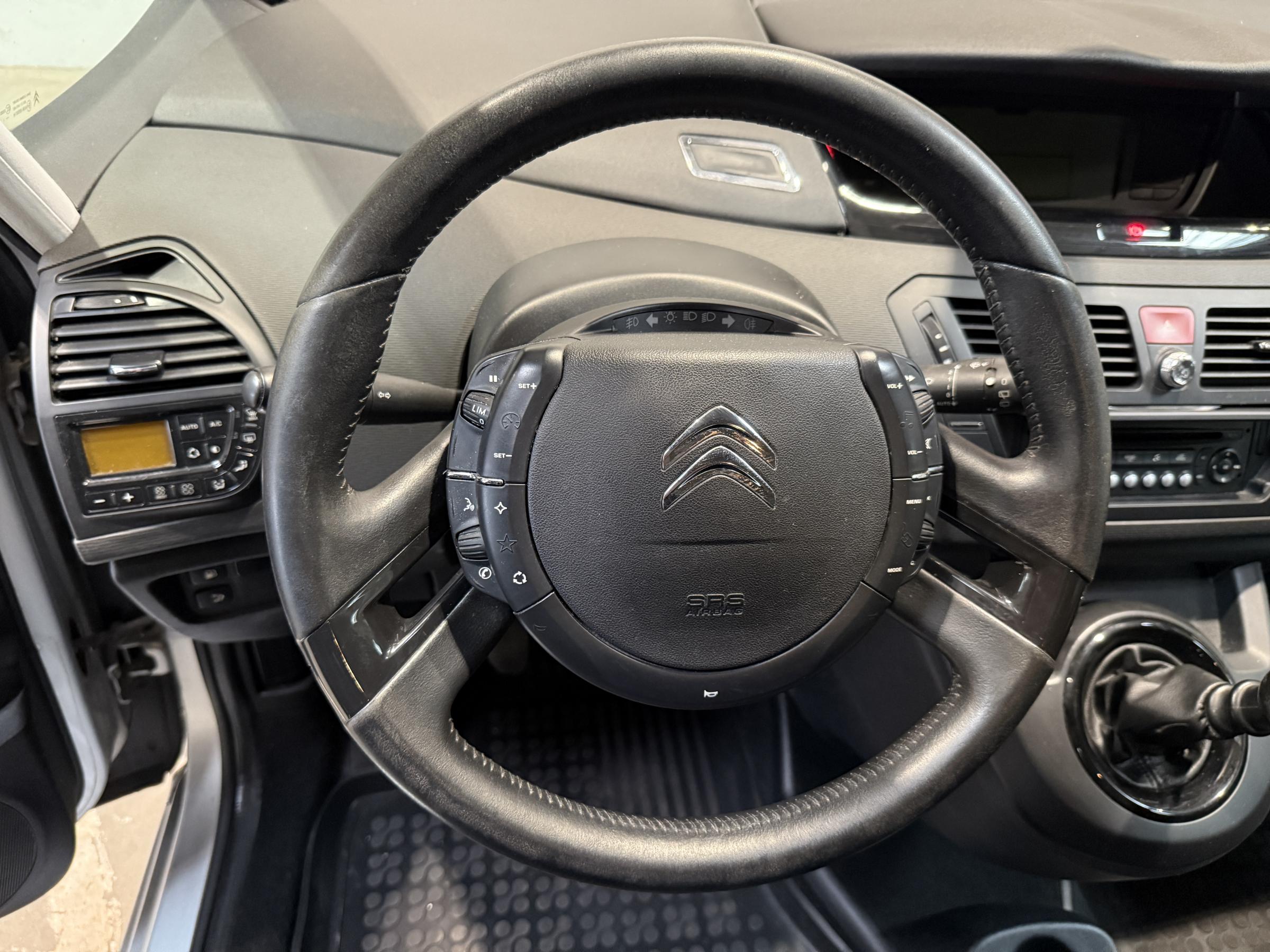 Citroën C4 Picasso, 2011 - pohled č. 17