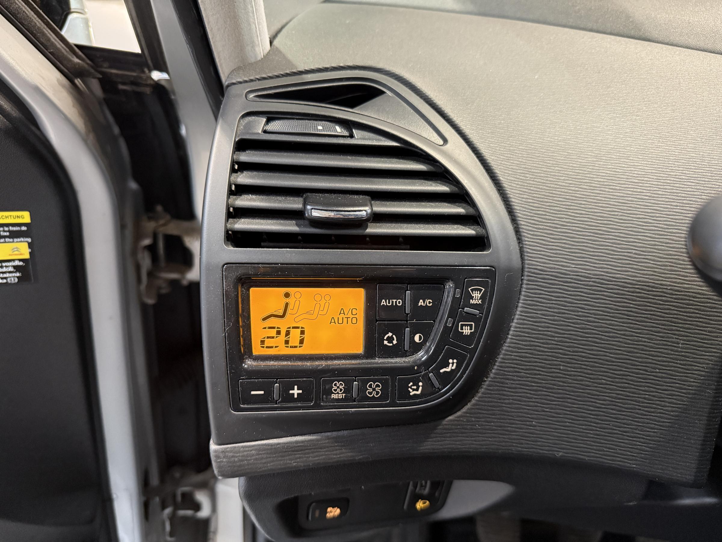 Citroën C4 Picasso, 2011 - pohled č. 18