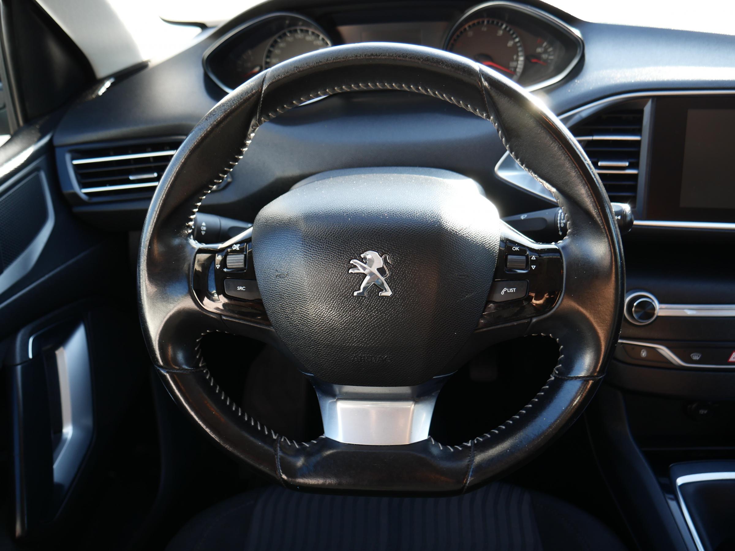 Peugeot 308, 2015 - pohled č. 11