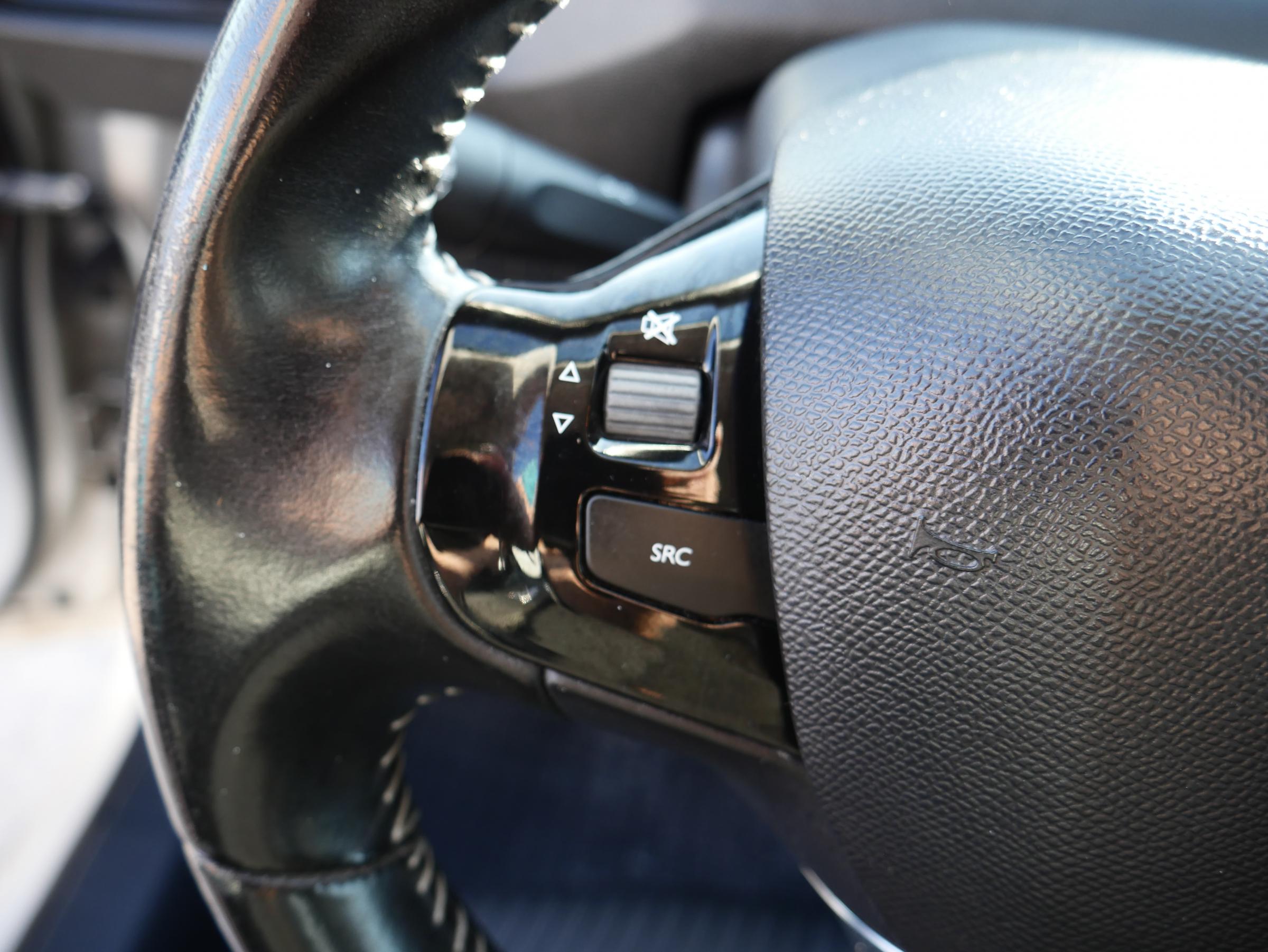 Peugeot 308, 2015 - pohled č. 13