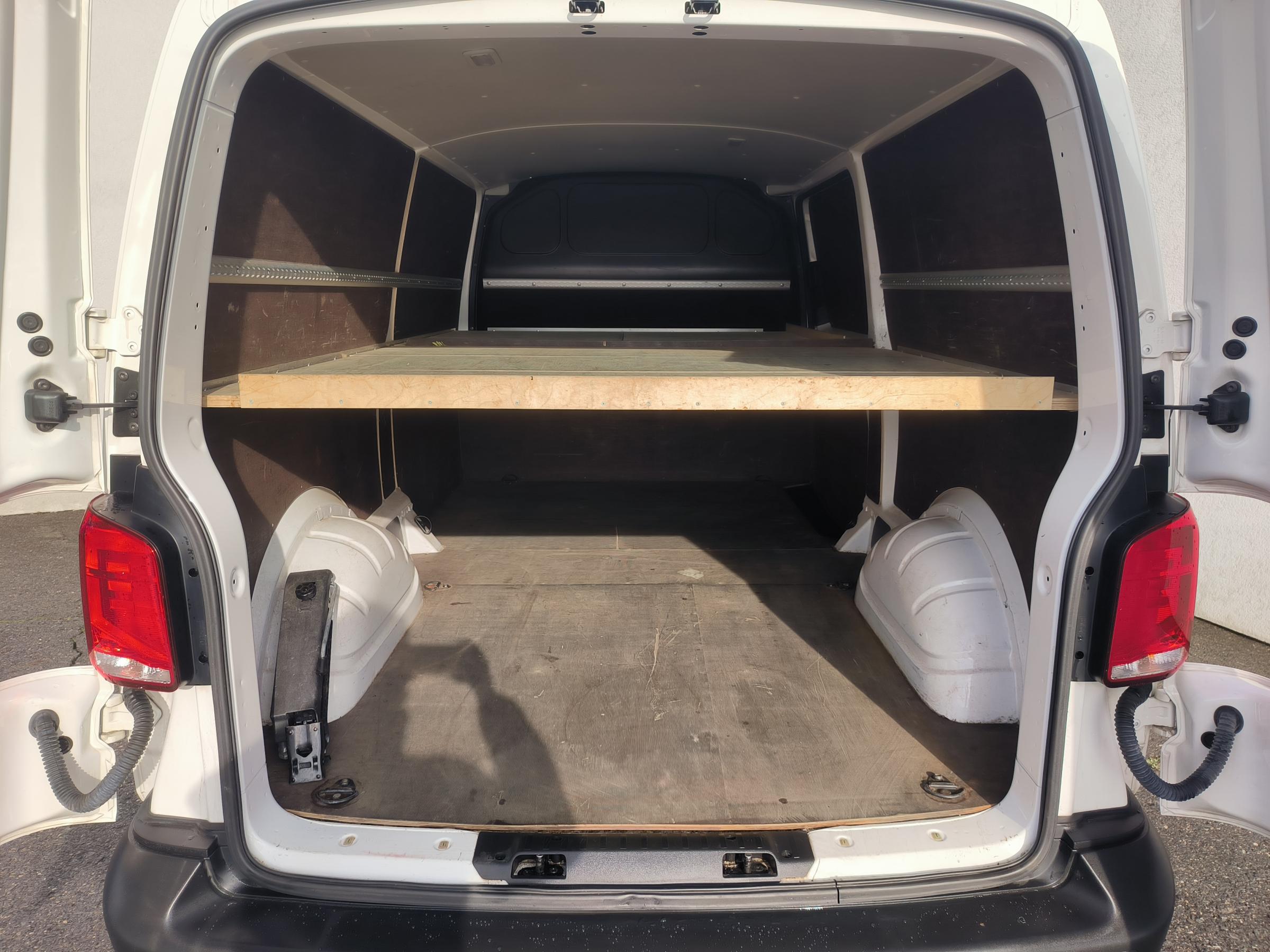 Volkswagen Transporter, 2020 - pohled č. 7