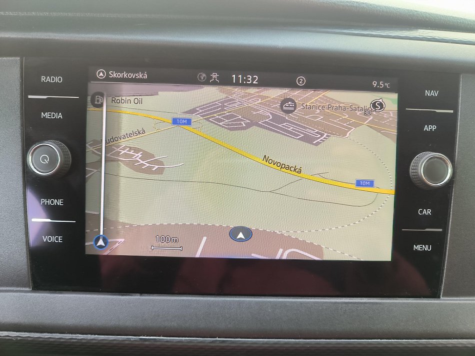 Volkswagen Transporter 2.0TDi  L2H1 T6.1