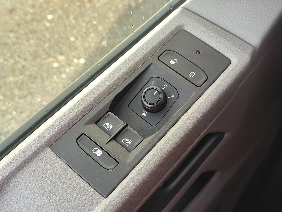 Volkswagen Transporter 2.0TDi  L2H1 T6.1