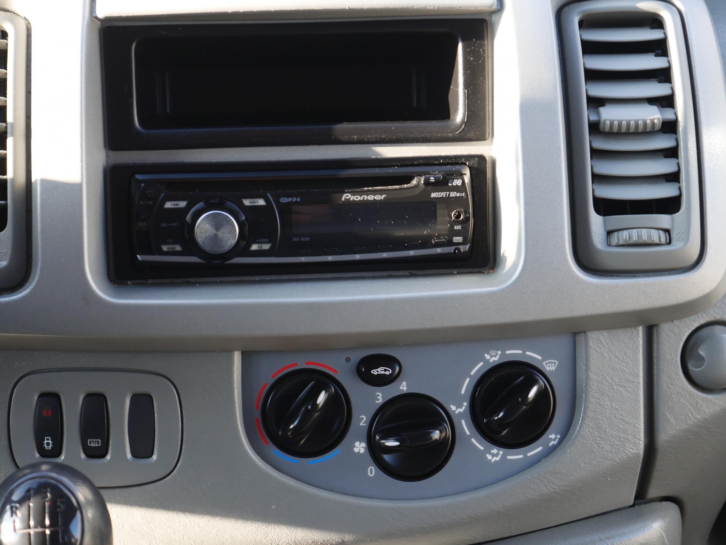 Renault Trafic, 2008 - pohled č. 11