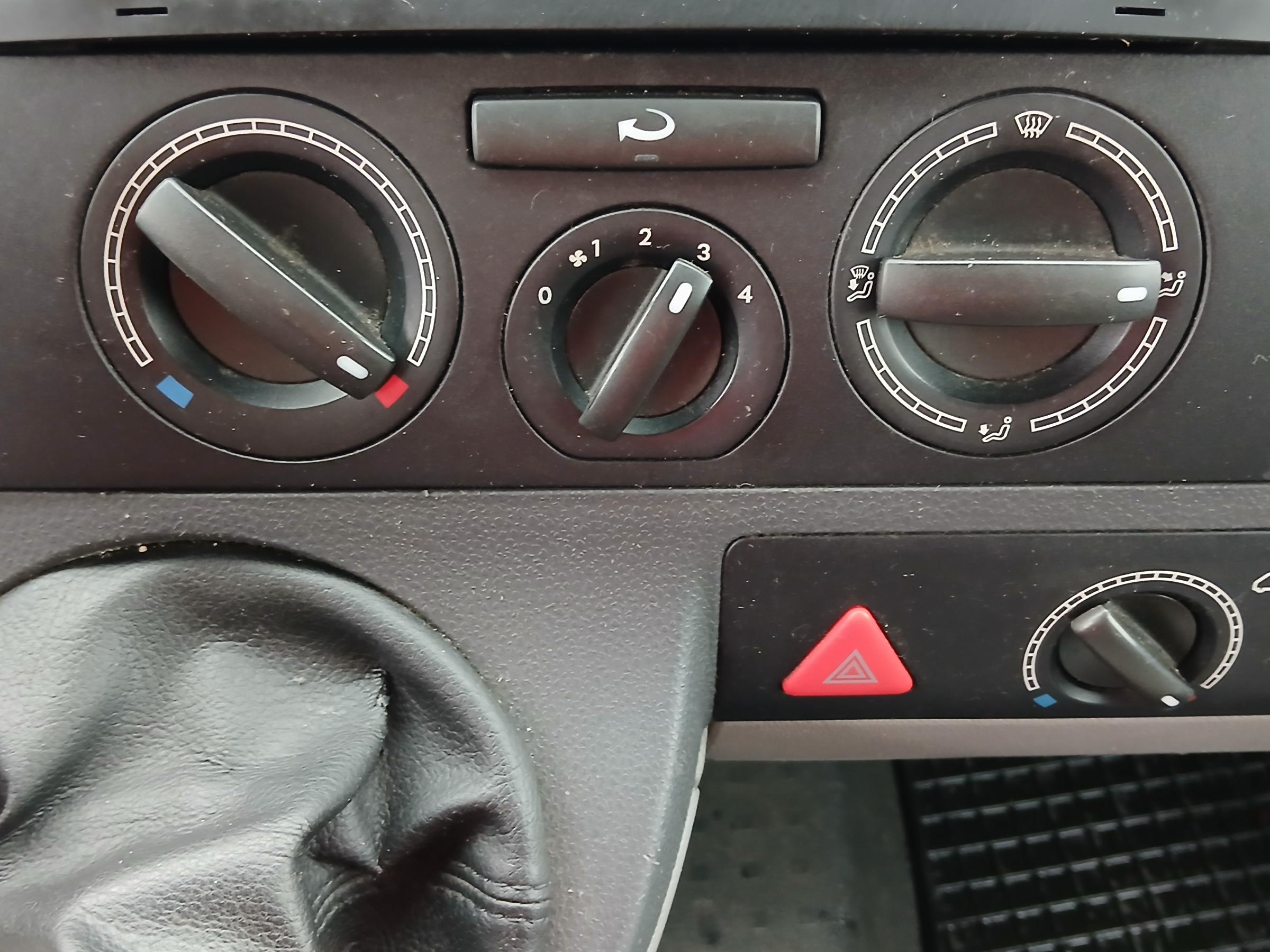 Volkswagen Transporter, 2004 - pohled č. 14