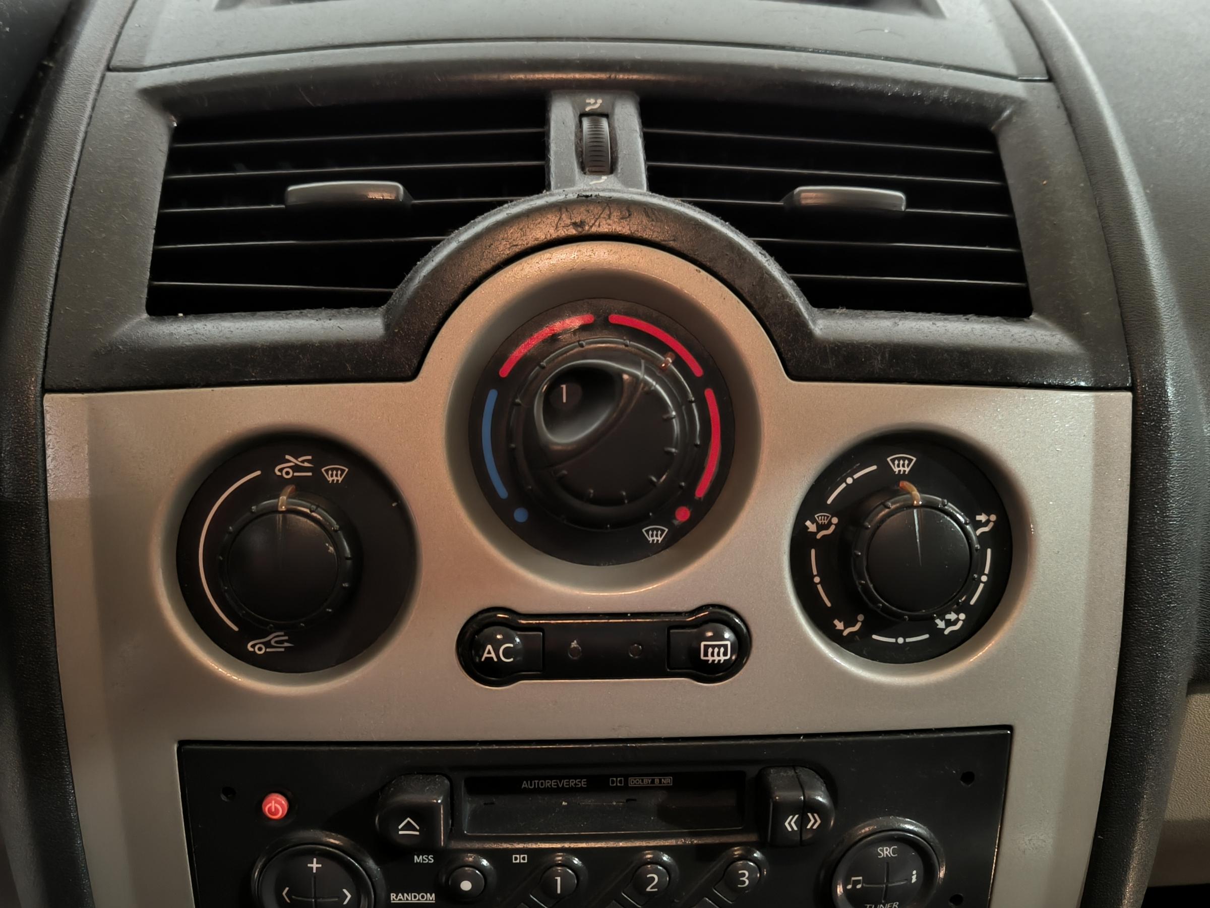 Renault Mégane, 2004 - pohled č. 15