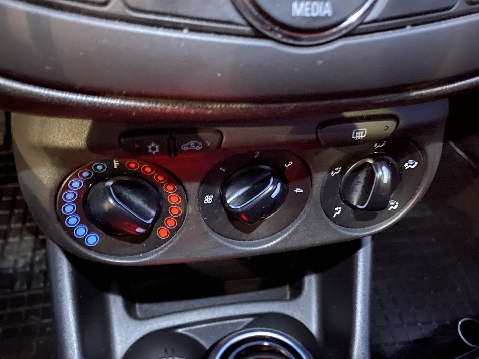 Opel Corsa 1.4 16V Drive