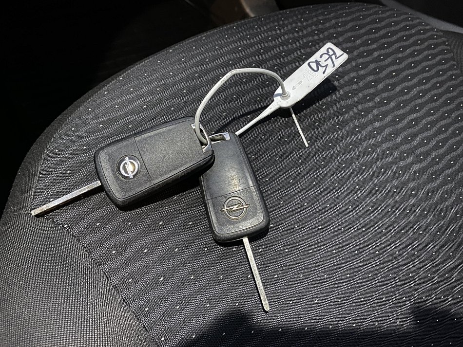 Opel Corsa 1.4 16V Drive