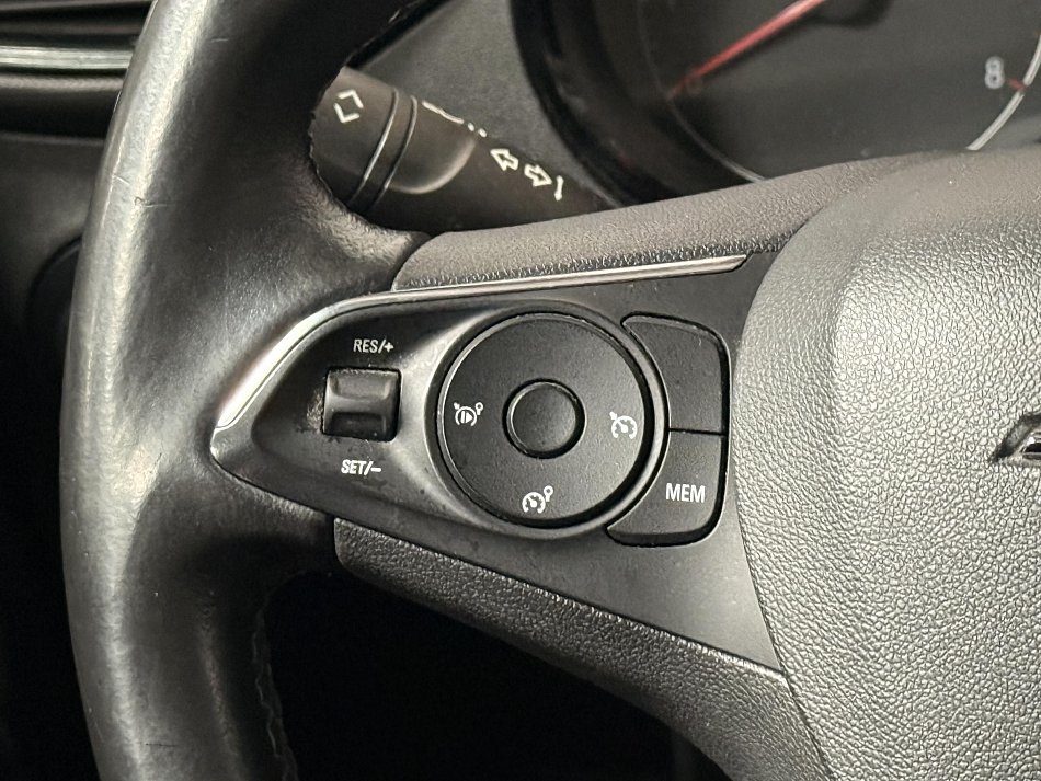 Opel Crossland X 1.2 i 