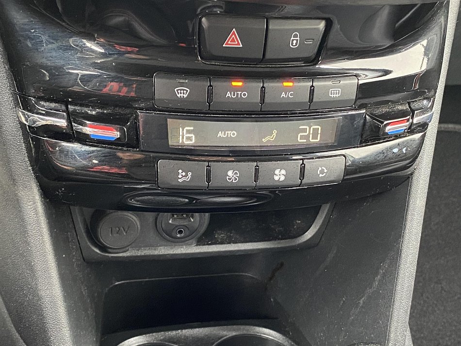 Peugeot 208 1.2PT Roland Garros