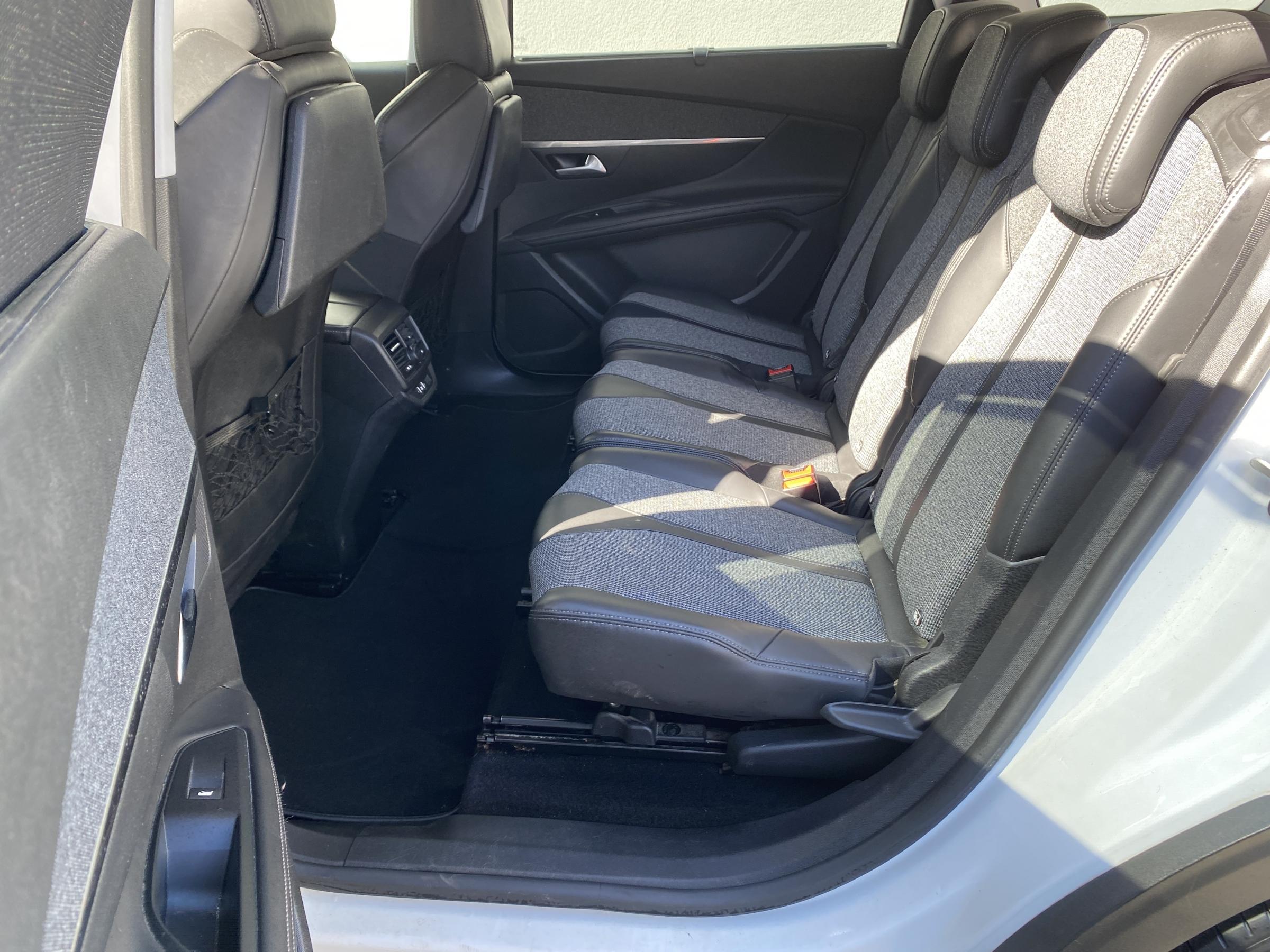 Peugeot 5008, 2018 - pohled č. 10