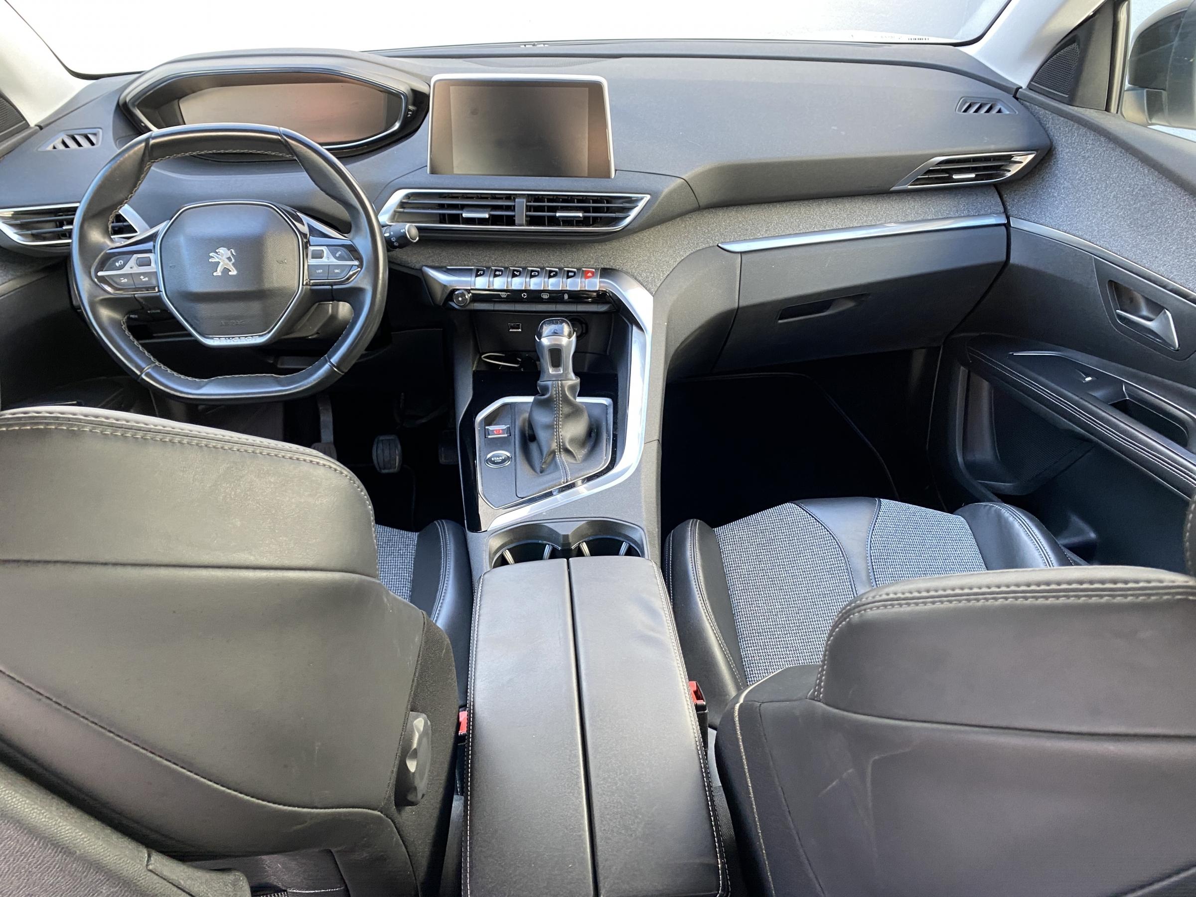 Peugeot 5008, 2018 - pohled č. 8