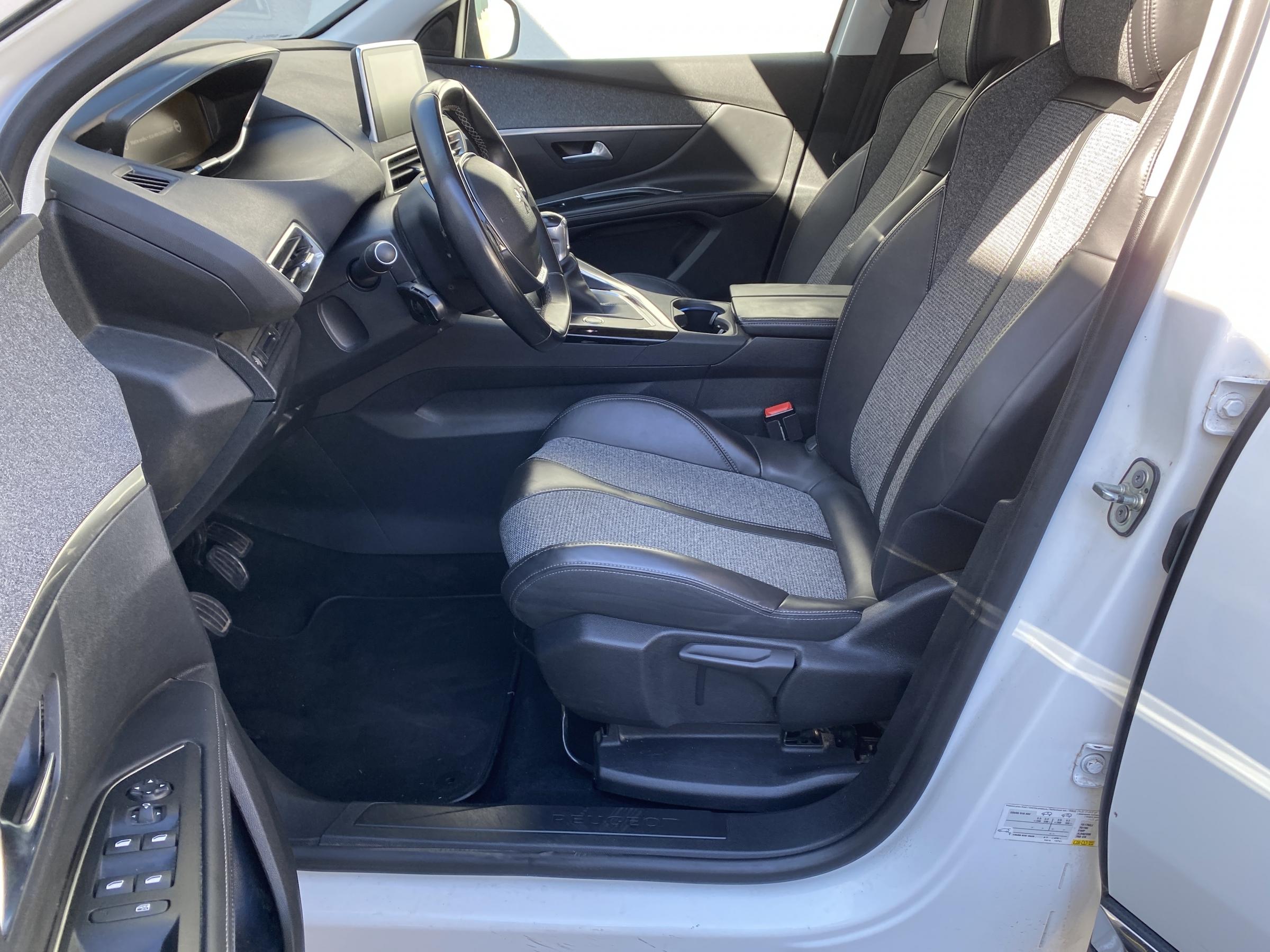 Peugeot 5008, 2018 - pohled č. 9