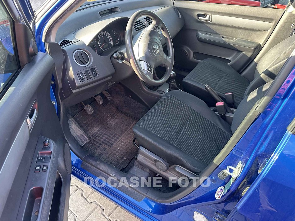 Suzuki Swift 1.3i 