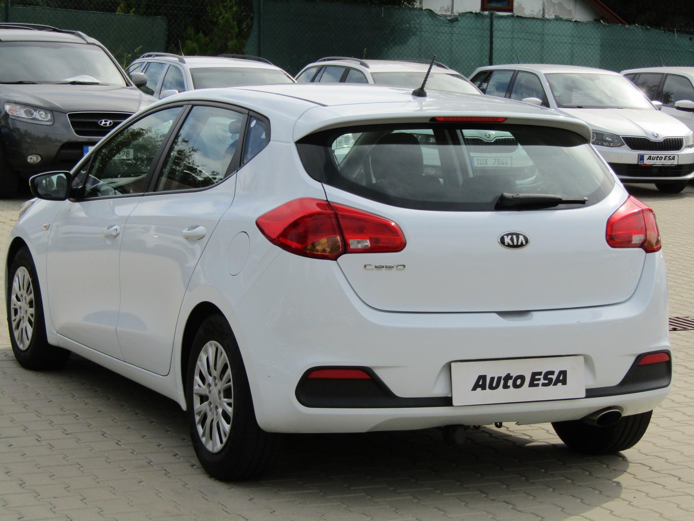 Kia Cee´d, 2012 - pohled č. 4