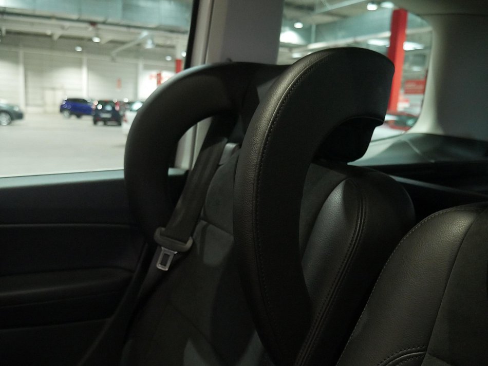 Volkswagen Sharan 2.0 TDi 