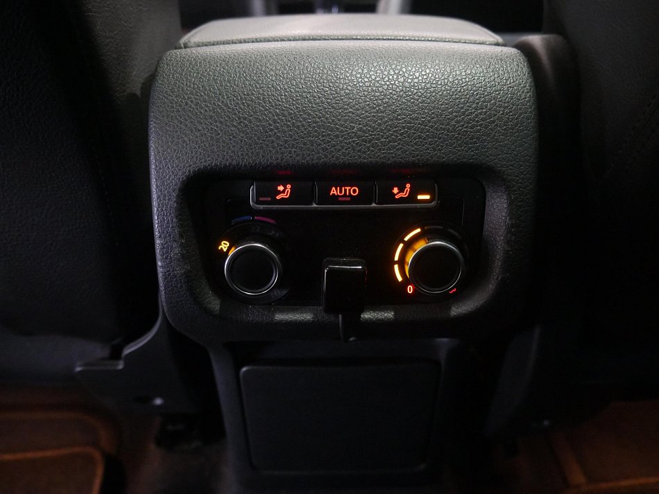 Volkswagen Sharan 2.0 TDi 