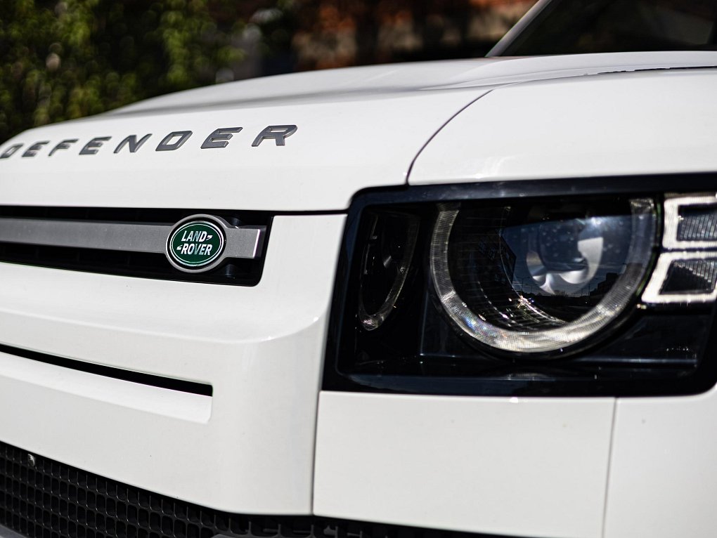 Land Rover Defender 3.0 D  SE D250