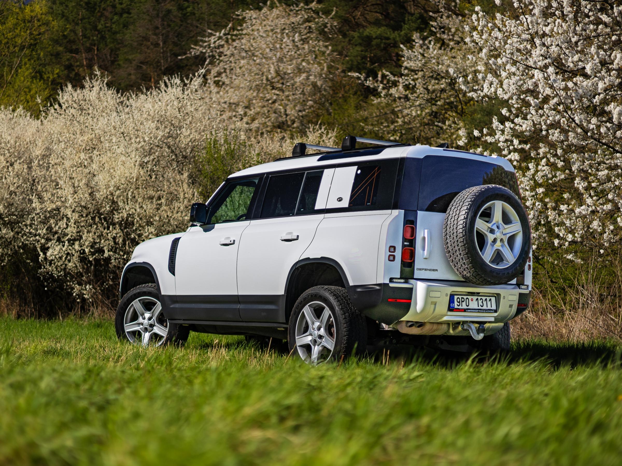 Land Rover Defender, 2022 - pohled č. 10
