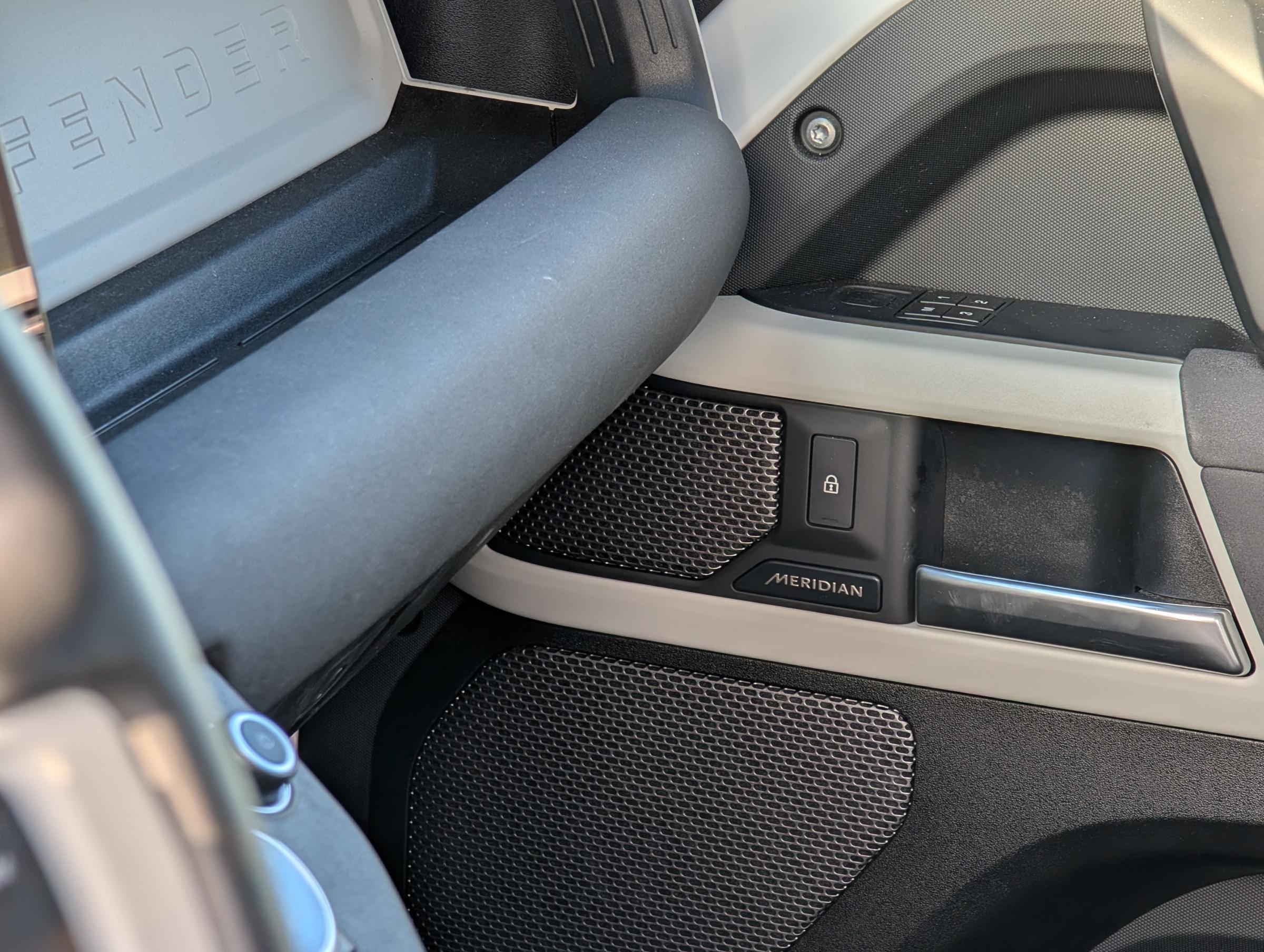 Land Rover Defender, 2022 - pohled č. 17