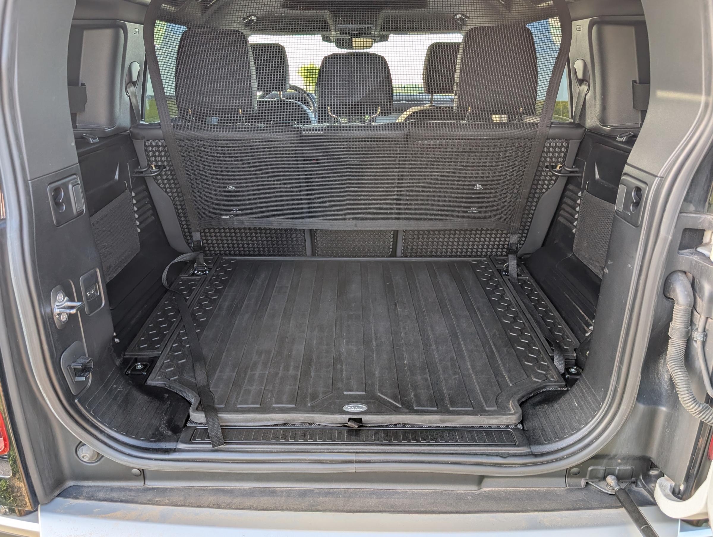 Land Rover Defender, 2022 - pohled č. 20