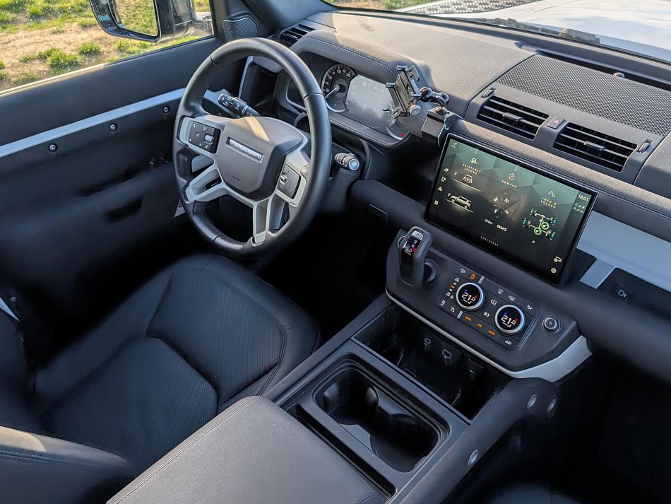 Land Rover Defender 3.0 D  SE D250