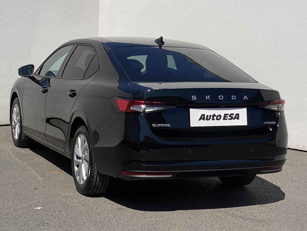 Škoda Superb IV 1.5 e-TSi Selection