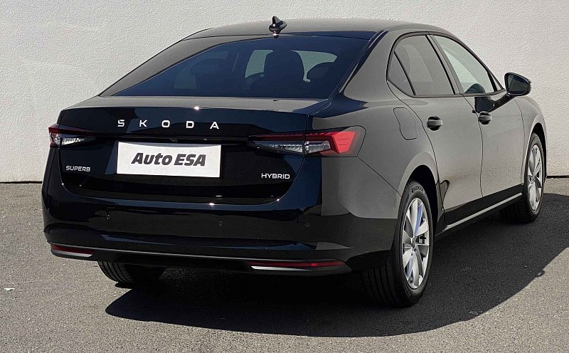 Škoda Superb IV 1.5 e-TSi Selection
