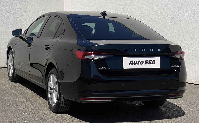 Škoda Superb IV 1.5 e-TSi Selection