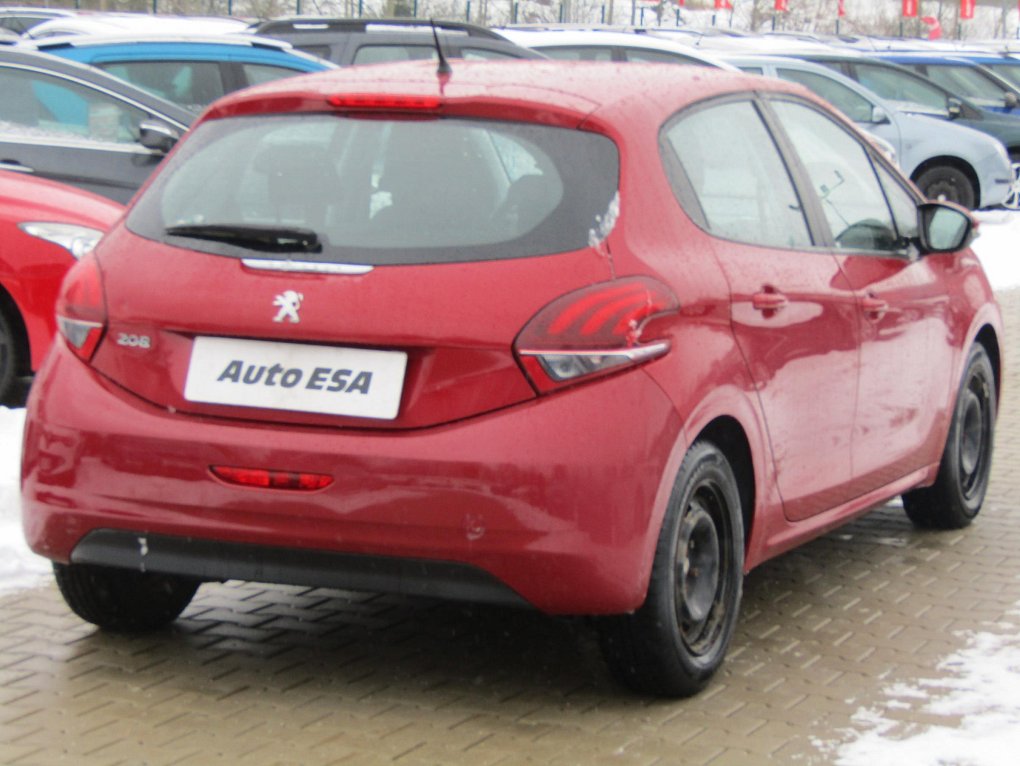 Peugeot 208 1.2 i 