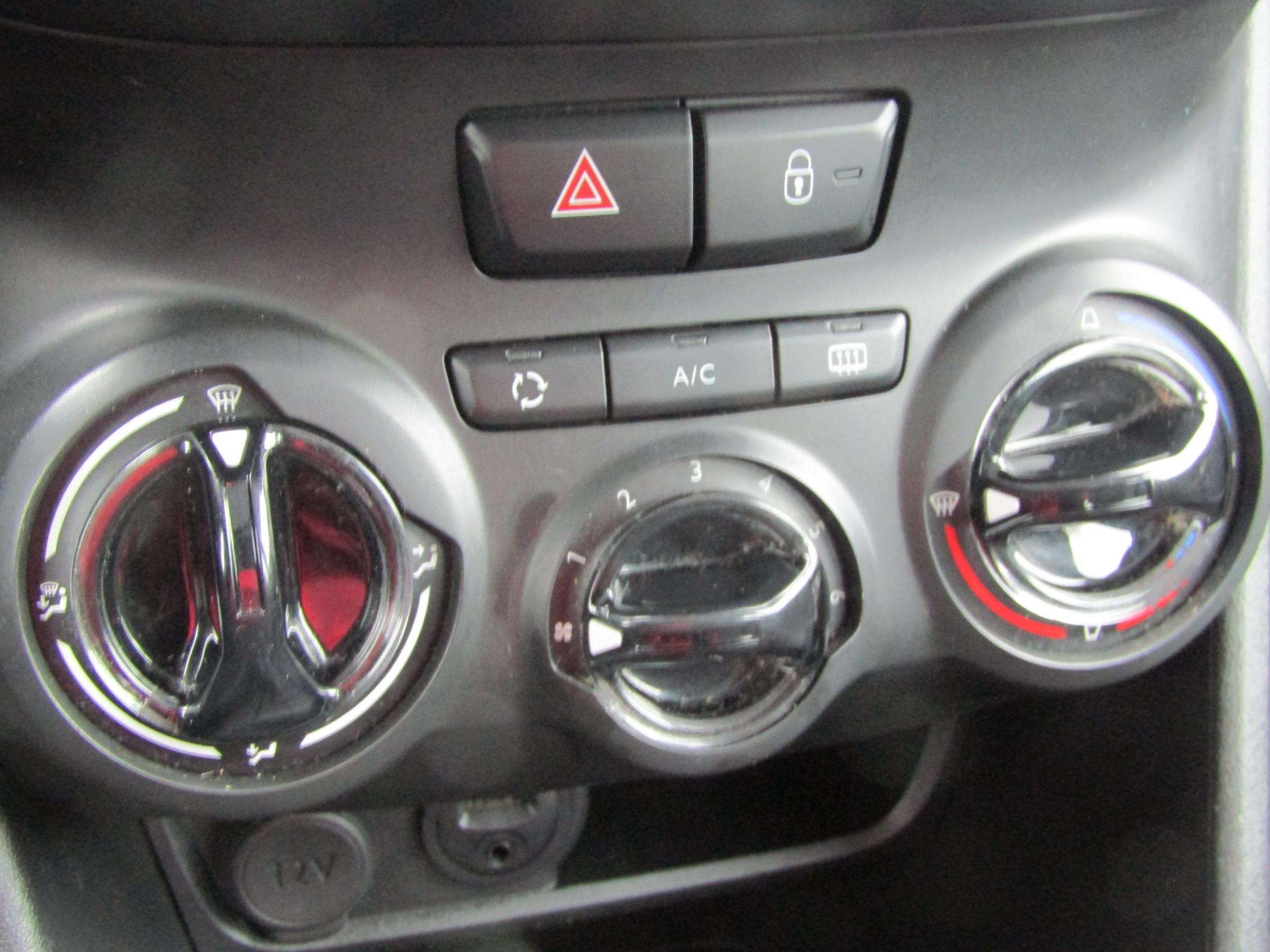 Peugeot 208, 2018 - pohled č. 12