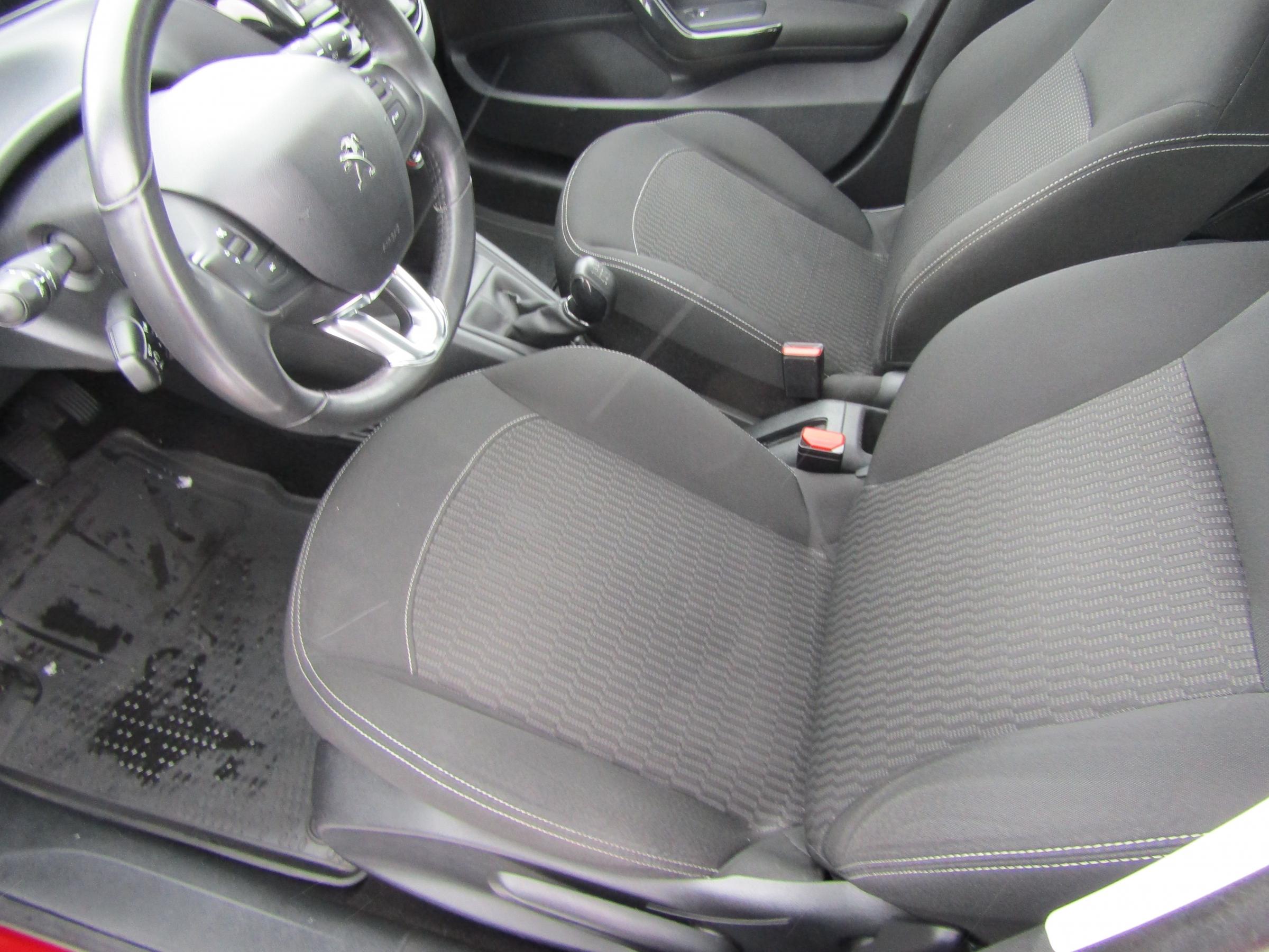 Peugeot 208, 2018 - pohled č. 9