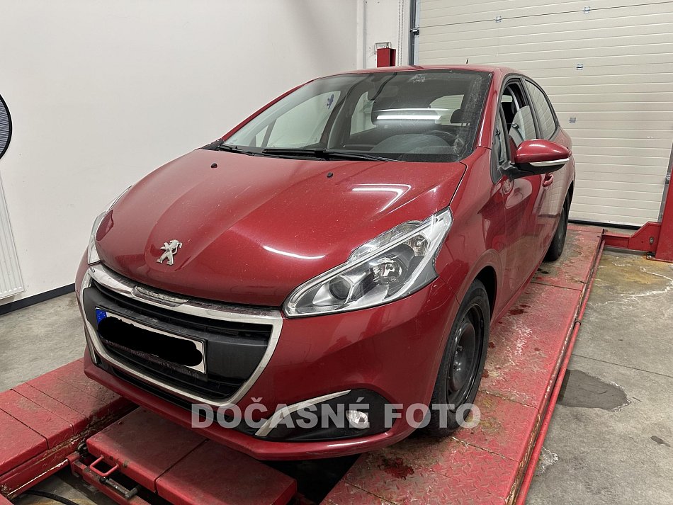 Peugeot 208 1.2 i 
