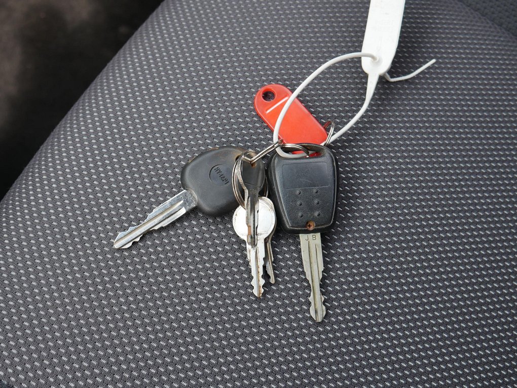 Kia Rio 1.3i 