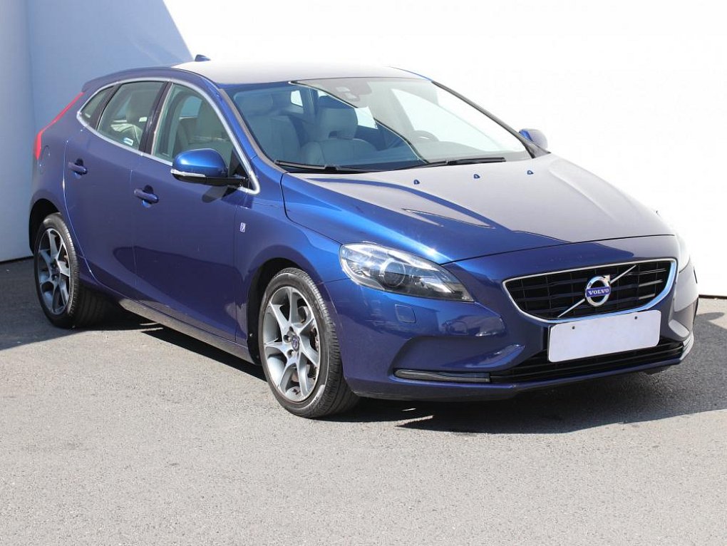 Volvo V40 2.0. 