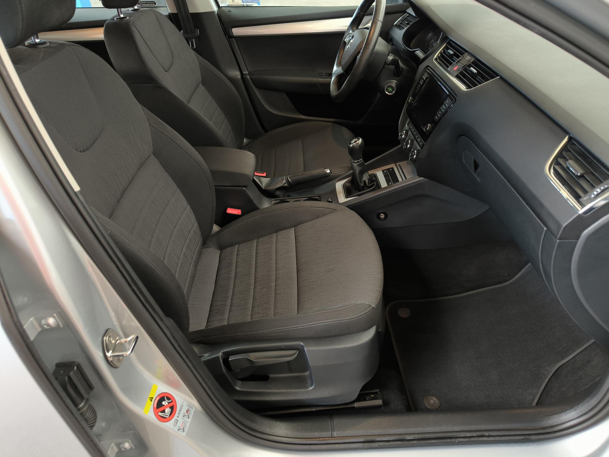 Škoda Octavia III, 2013 - pohled č. 12