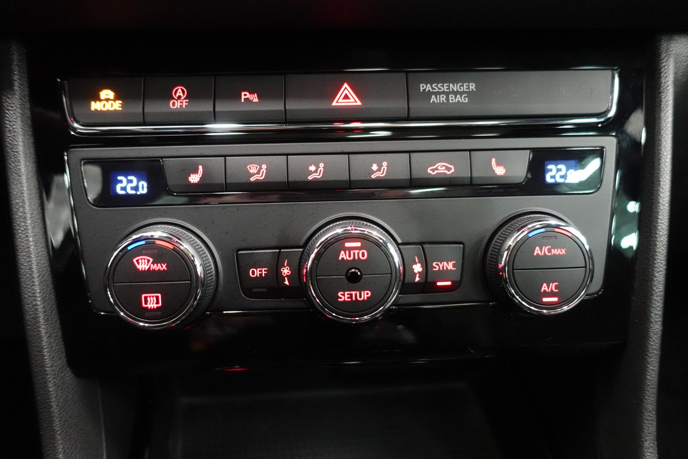 Seat Leon, 2020 - pohled č. 18