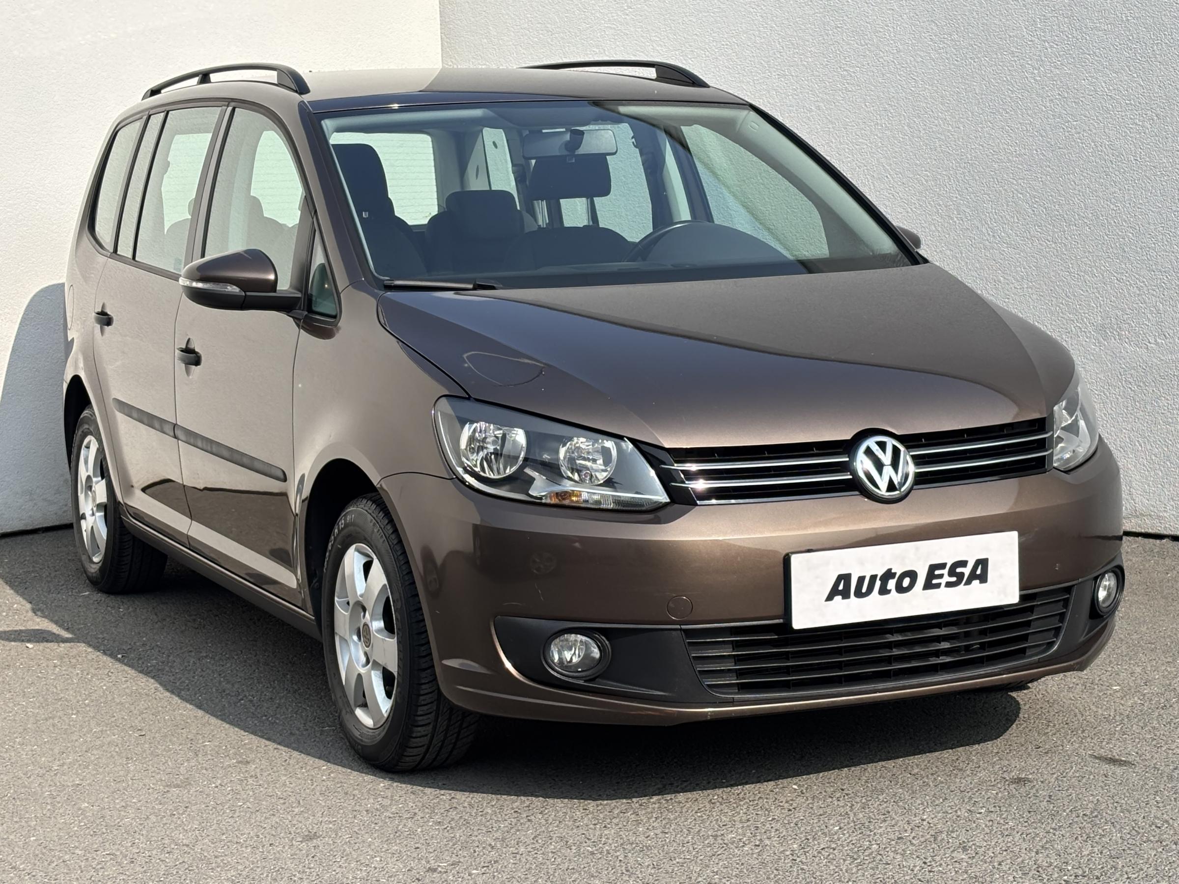 Volkswagen Touran, 2011 - celkový pohled