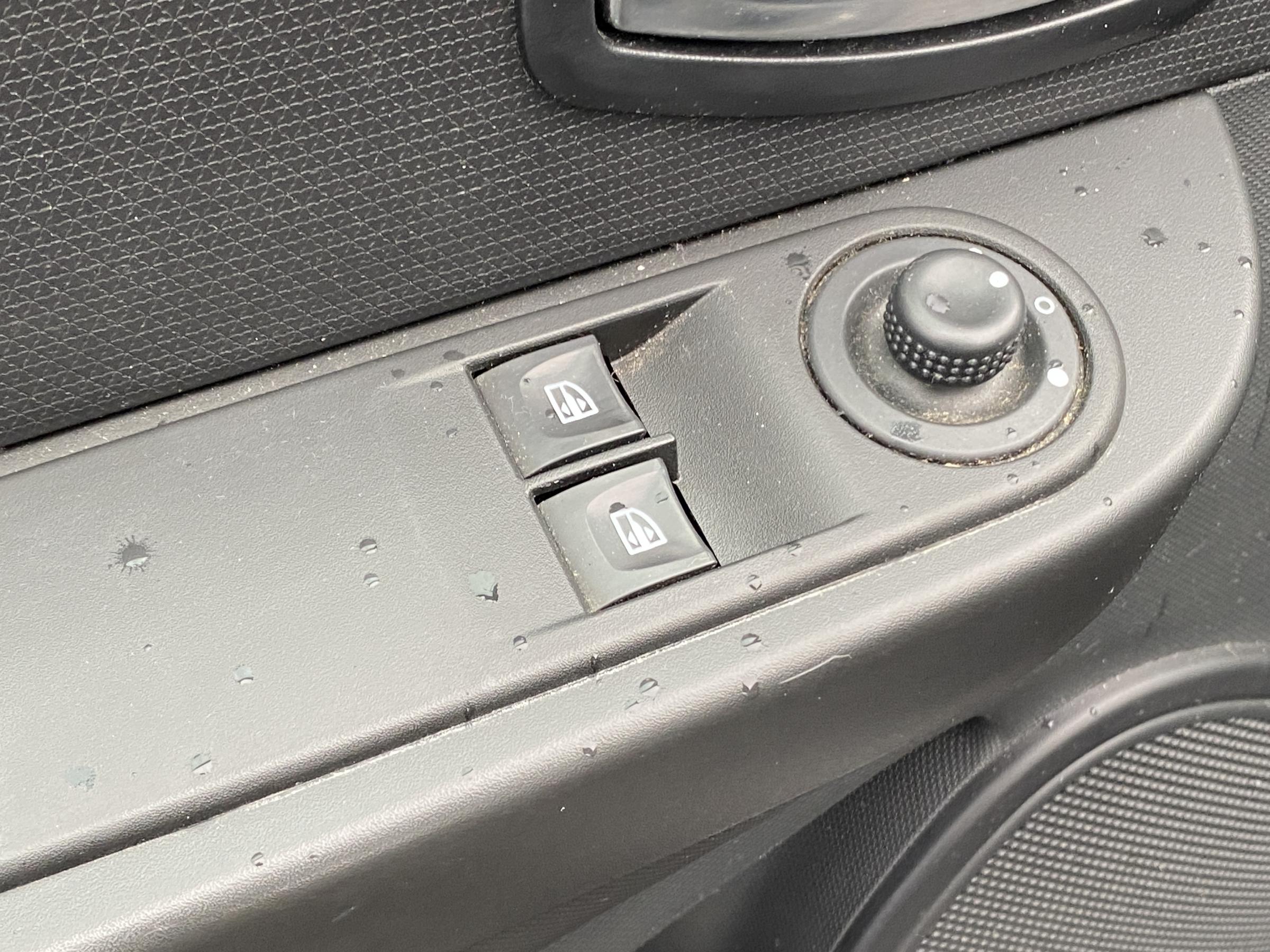 Renault Clio, 2015 - pohled č. 11